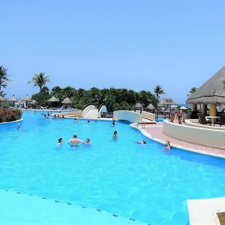 Luxurious Akumal Terrazas 2-Bedroom Condominium