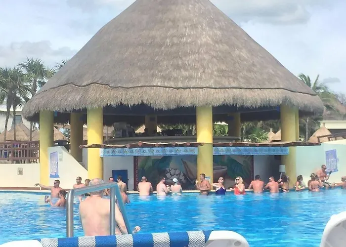 Luxurious Tulum Terrazas 2-bedroom Condominiuml Ferienhaus