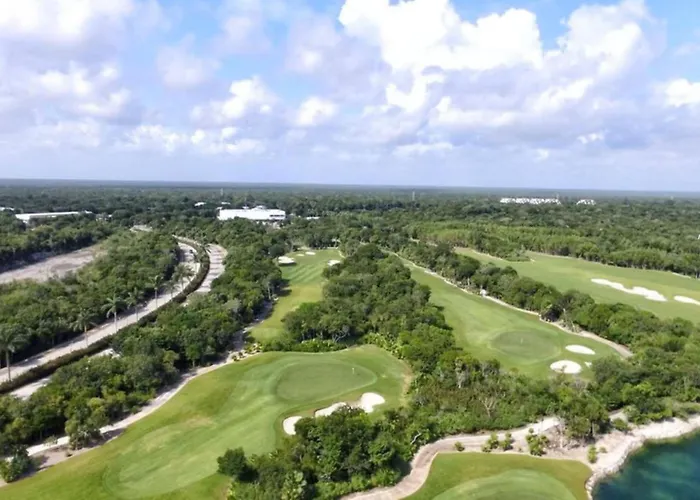 Luxurious Tulum Terrazas 2-bedroom Condominiuml Akumal